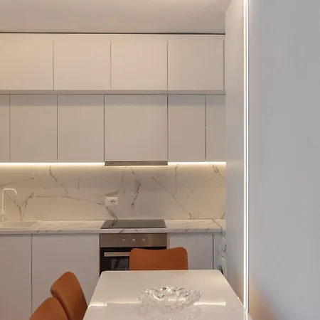 Belleview 8 * ティラナ