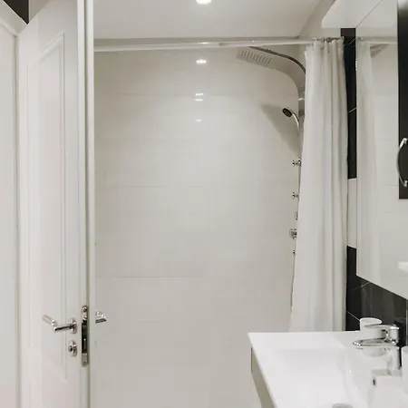 Belleview 8 Apartment